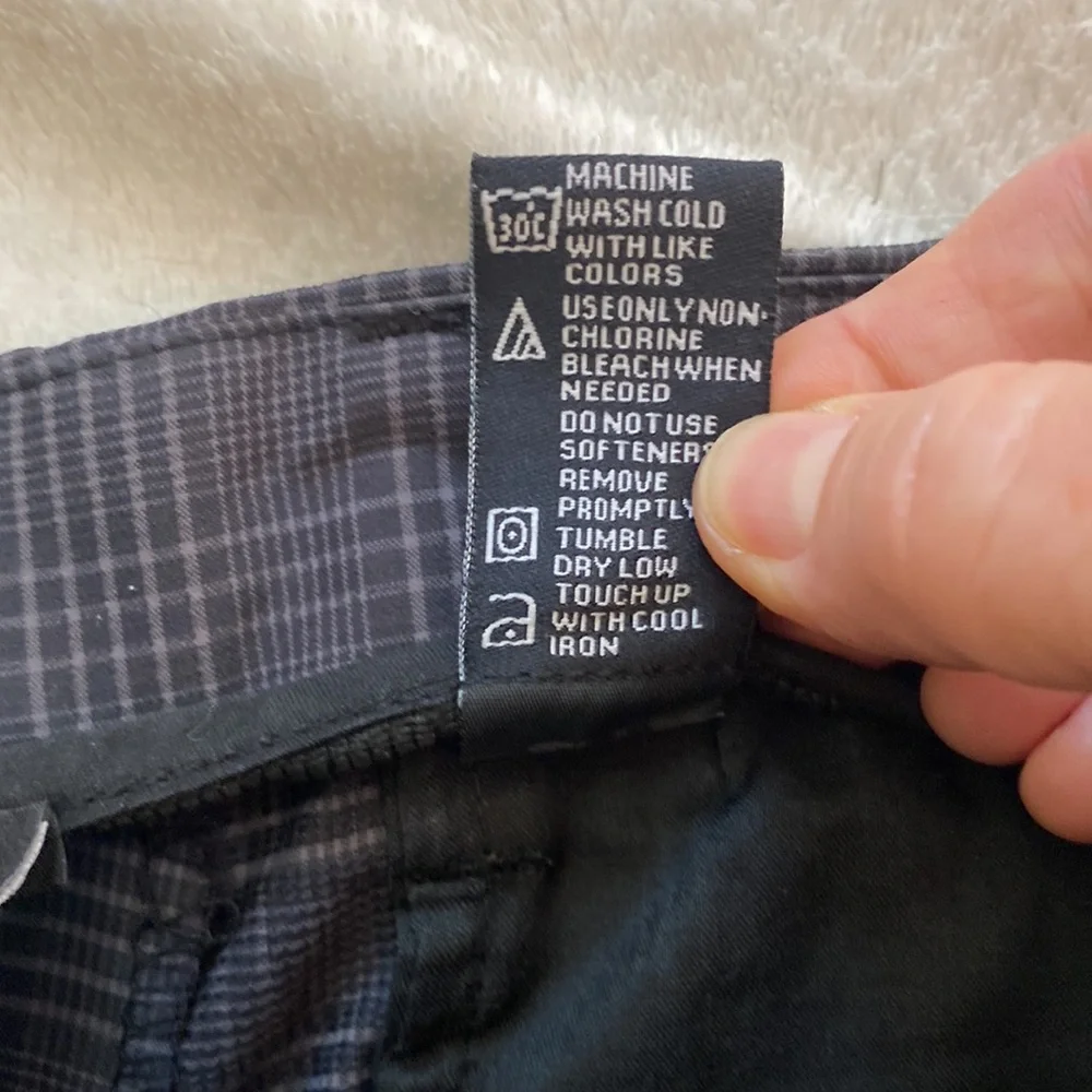 Pebble Beach black gray plaid performance golf shorts Sz 36 EUC